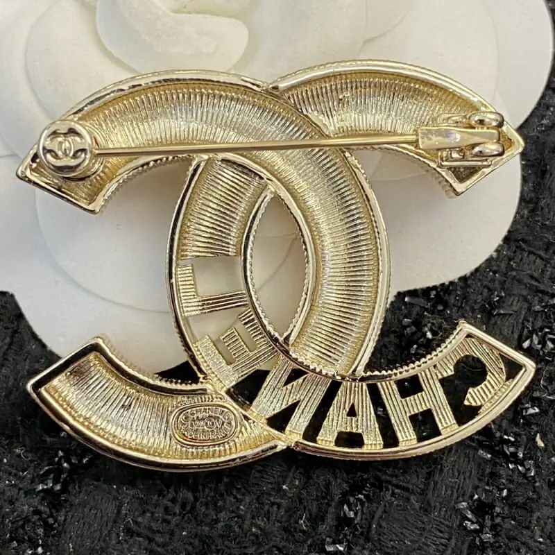 chanel brooches pour femme s_12341bb3